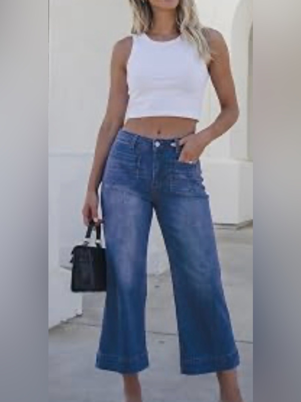 Mid-Rise Wide-Leg Cropped Jeans in Blue